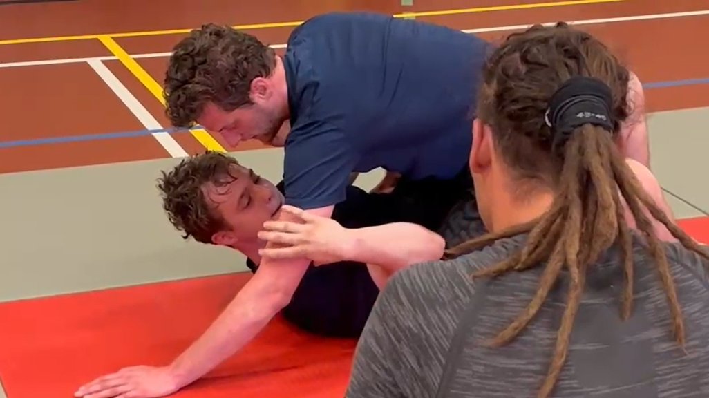 Grondwerk van dichtbij tijdens de MMA-les